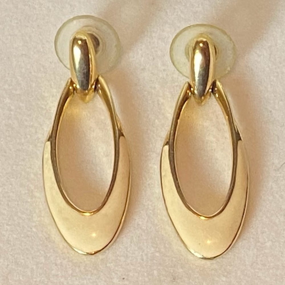 Vintage Trifari Enamel Cream Gold Tone Drop Post Pierced Earrings Signed